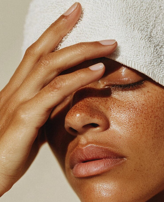 Hyperpigmentation : les solutions efficaces pour les peaux mates